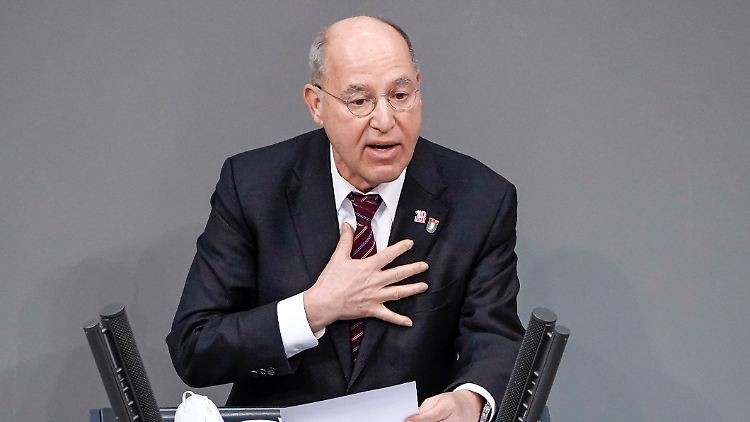 Gregor Gysi will in der Ukraine Gespräche mit Vertretern von Hilfsorganisationen führen.