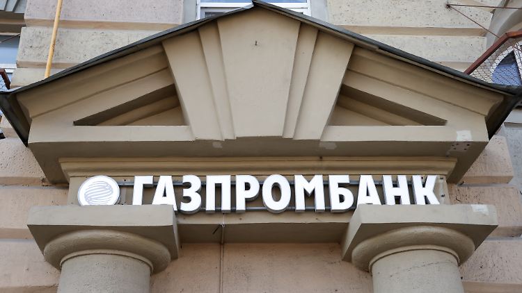 Ein Konto bei der russischen Gazprombank ist künftig eine Bedingung für das Begleichen der Gasrechnung. Das verstößt laut EU-Kommission noch nicht gegen die Sanktionen.