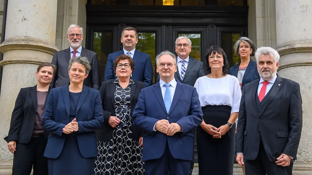 Manchmal-stehen-sie-einig-nebeneinander-aktuell-wird-hart-gerungen-um-den-naechsten-Landeshaushalt-2025-26