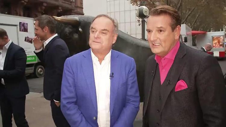 Georg Kofler und Ralf Dümmel beim Börsengang von Social Chain im vergangenen Jahr.