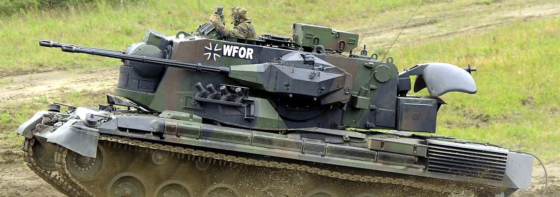 Ein Flakpanzer vom Typ Gepard auf dem Truppenübungsplatz in Munster.