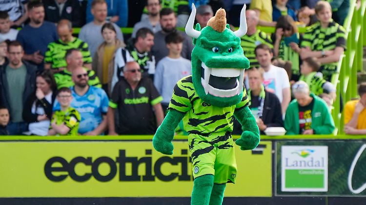 Das Maskottchen des Klubs heißt "Neville, the green devil" - also Neville, der grüne Teufel.