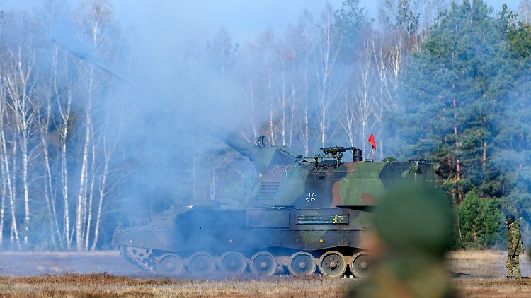 Von den knapp 120 Panzerhaubitzen innerhalb der Bundeswehr soll nur rund ein Drittel einsatzbereit sein.