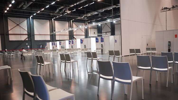 Grundimmunisierung, Booster und Infektion bieten einen lang anhaltenden Schutz vor schwerer Covid-Erkrankung. 