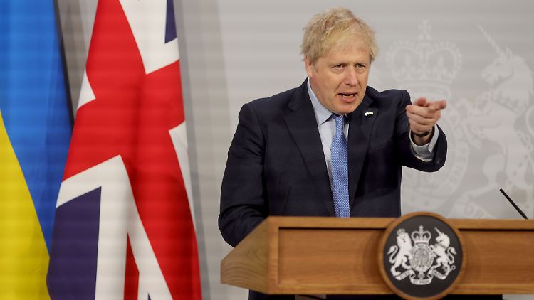 Johnson lobte in seiner Rede den Mut und Einsatz der ukrainischen Truppen.