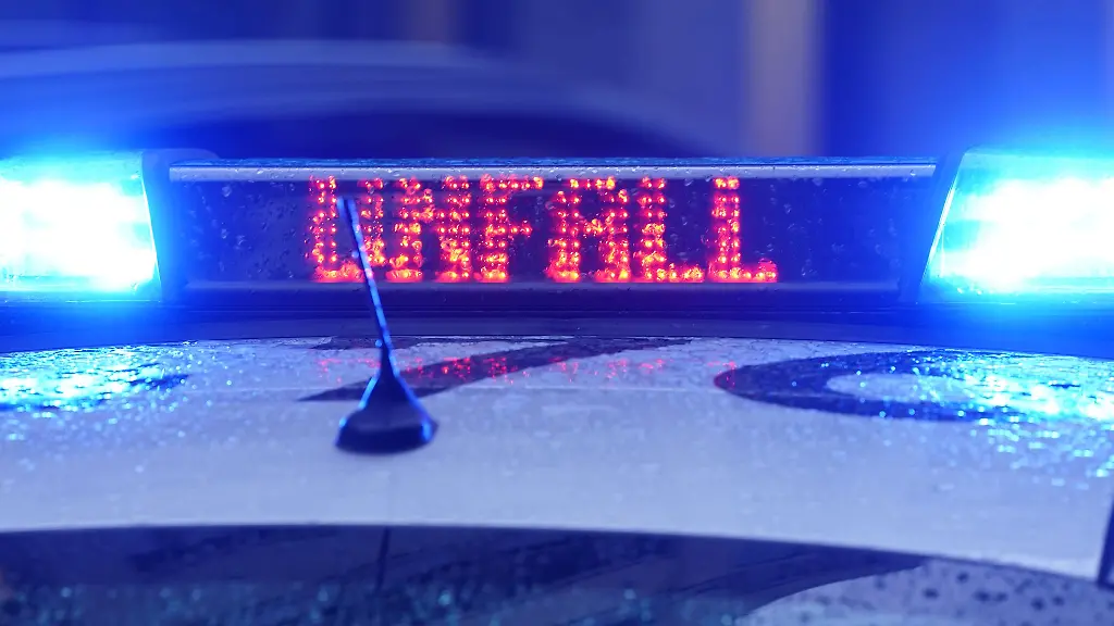 Ein-E-Bike-Fahrer-traegt-bei-einem-Unfall-in-St-Ingbert-schwere-Verletzungen-davon