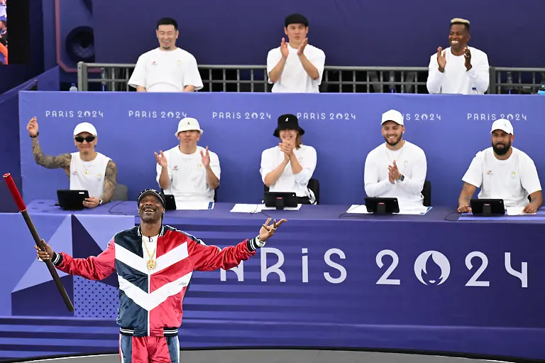 2024-08-09T145734Z-1142329046-UP1EK89136AET-RTRMADP-3-OLYMPICS-2024-BREAKING