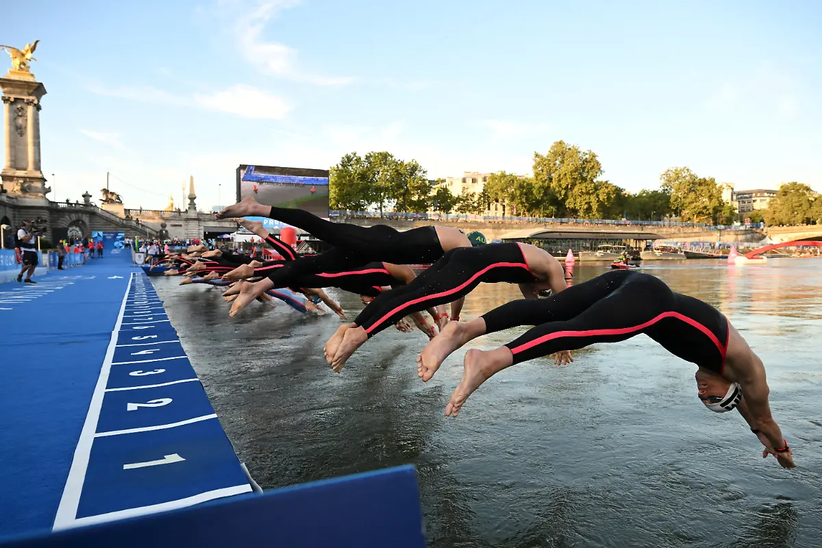 2024-08-09T071839Z-1026986880-UP1EK890FHZX1-RTRMADP-3-OLYMPICS-2024-MARATHONSWIMMING