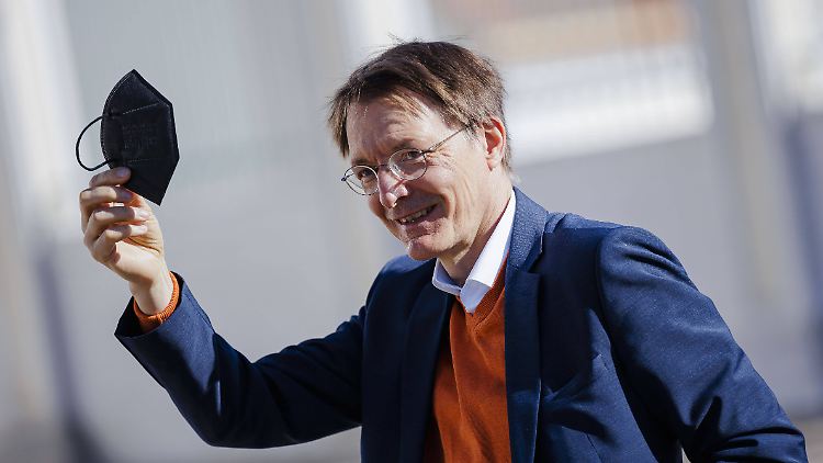 Gesundheitsminister Lauterbach will bereits im Mai ein "Pandemiebekämpfungskonzept" für den Herbst präsentieren. 