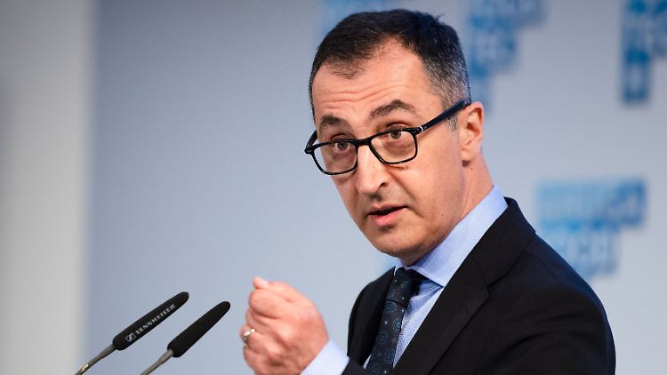  "Putins Rechnung ist so einfach wie grausam: Wer keine Kraft hat, wehrt sich nicht", sagte Özdemir.