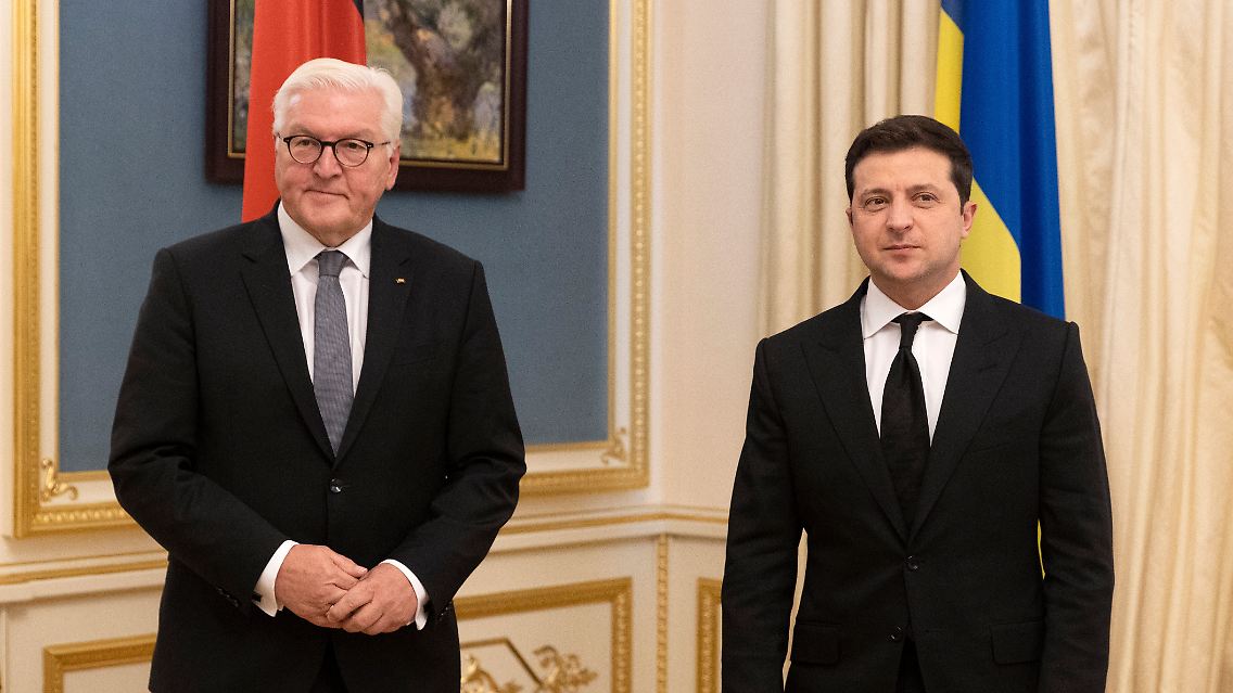 Ein Bild von einem Besuch Steinmeiers in Kiew im Oktober 2021.