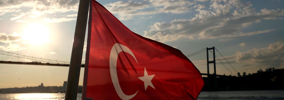 2020-09-30T215844Z_1736440053_RC299J9BMOD6_RTRMADP_3_TURKEY-DAILYLIFE.JPG
