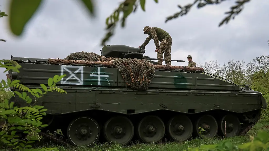 2024-04-29T152228Z-636953757-RC27G7ACUZXV-RTRMADP-3-UKRAINE-CRISIS-EAST