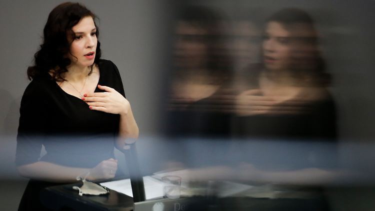 Die in der Ukraine geborene Publizistin Marina Weisband unterstützt die Lieferung schwerer Waffen.