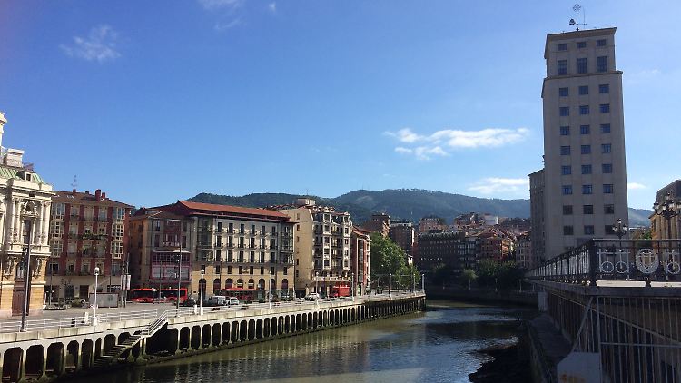 Bilbao ist ein beliebtes Touristenziel.