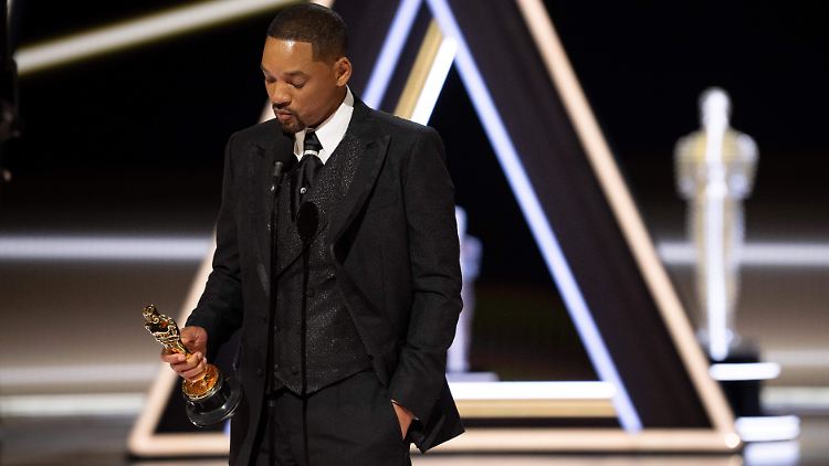 Geht er in sich? Will Smith.