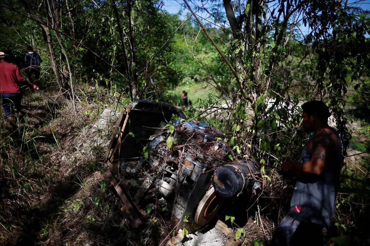 Maschine-von-illegalen-Minenarbeitern