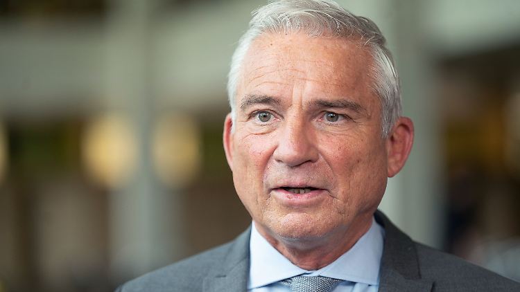 Steht massiver in der Kritik: Baden-Württembergs Innenminister Thomas Strobl. 