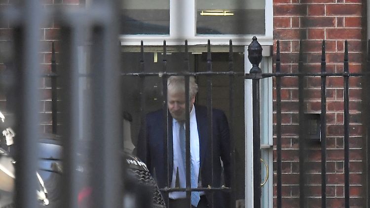 Viele Tories machen Johnsons Partygate für die Wahlschlappe verantwortlich.