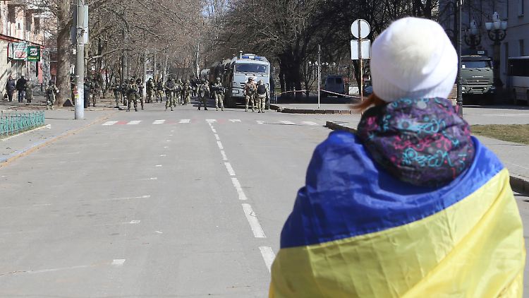 Immer wieder protestieren die Einwohner von Cherson gegen die russischen Besatzer.