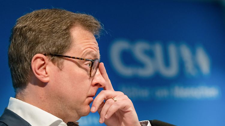 Hubers Vorgänger Mayer musste nach nur wenigen Wochen im Amt zurücktreten.
