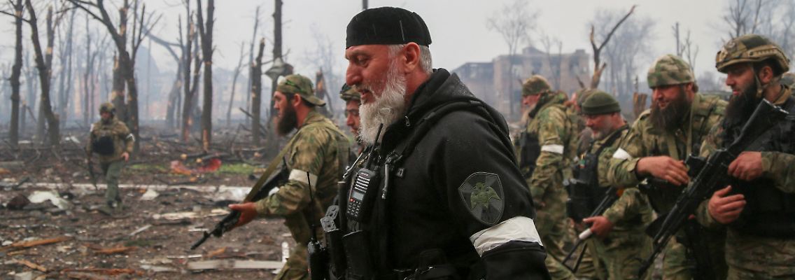 2022-04-21T205435Z_131871311_RC2SRT9XXWRT_RTRMADP_3_UKRAINE-CRISIS-MARIUPOL.JPG