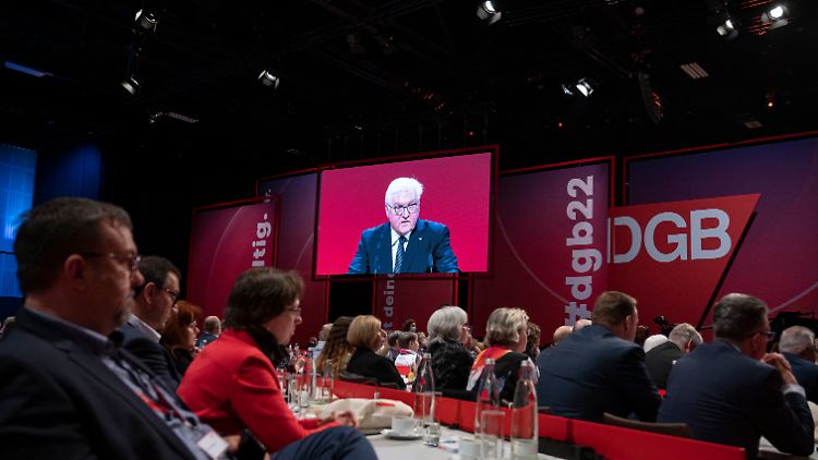 Steinmeier war für seine Kreml-freundliche Politik auch selbst in die Kritik geraten. 