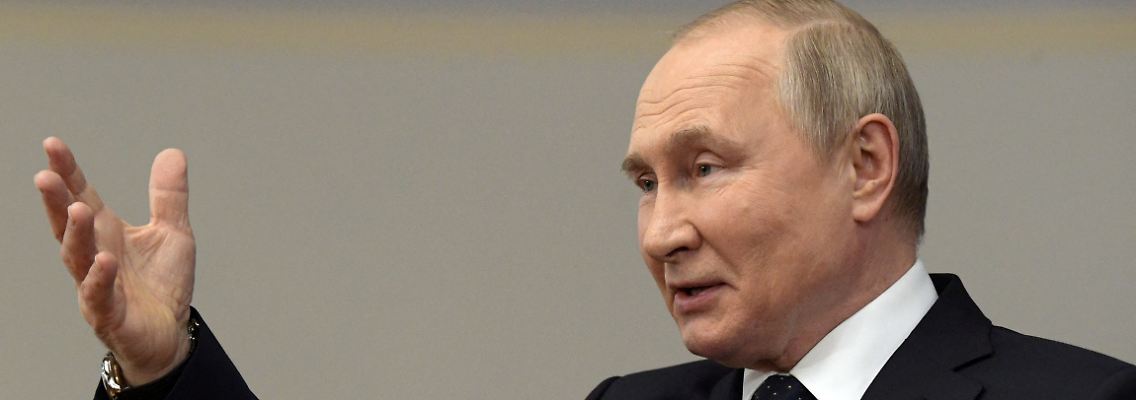 2022-04-27T151501Z_1032261914_RC2RVT9JSWWO_RTRMADP_3_UKRAINE-CRISIS-PUTIN.JPG