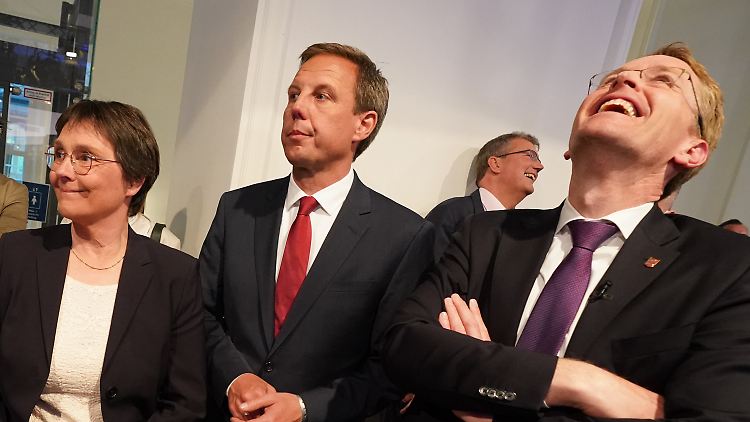 Die Spitzenkandidaten von Grünen, SPD und CDU am Wahlabend: Monika Heinold, Thomas Losse-Müller und Daniel Günther (v.l.).