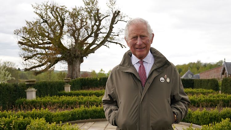 Prinz Charles eröffnet die neue Sitzungsperiode.