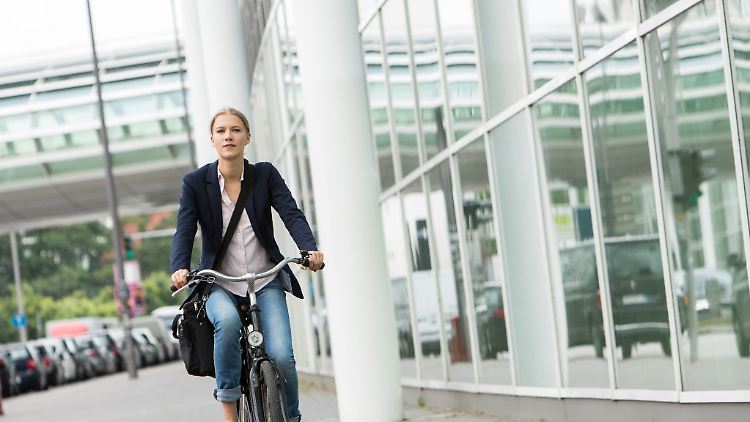 Entspannt und mit ausreichend Zeit: Wer für den Arbeitsweg aufs Fahrrad umsteigt, sollte gut planen.