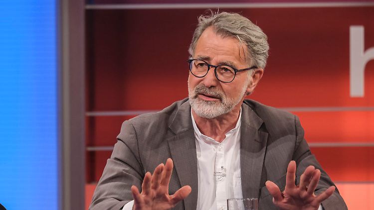 Demokratieforscher Wolfgang Merkel fürchtet: Je länger der Krieg in der Ukraine dauere, desto mehr Menschen würden sterben.