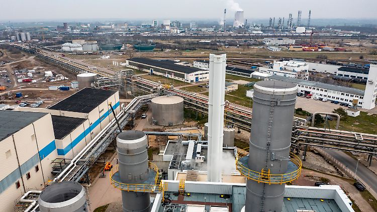 Ein Stopp der Lieferungen von Gas aus Russland hätte vor allem für die Chemiestandorte in Ostdeutschland laut Experten verheerende Folgen. 