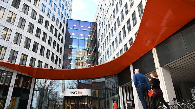 "Mit der Erhöhung des Freibetrags für Guthaben auf dem Giro- und Extra-Konto entfällt das Verwahrentgelt für 99,9 Prozent unserer Kundinnen und Kunden", sagt die ING. 