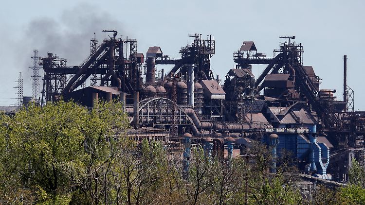 Die Angaben rund um das umkämpfte Stahlwerk lassen sich nicht unabhängig überprüfen.