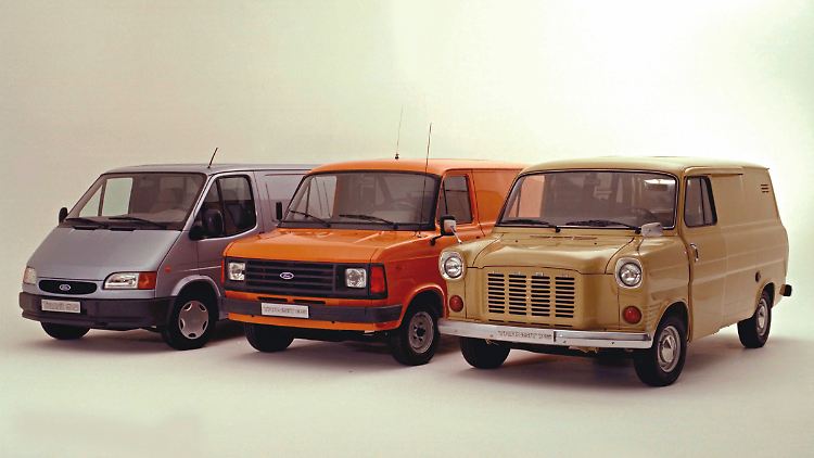 Ford Transit von 1994 (links), von 1978 (Mitte) und von 1972 (rechts).
