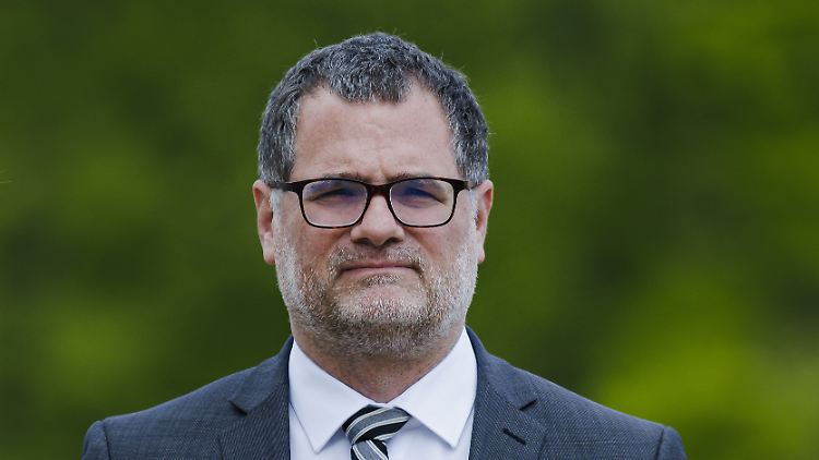Schmidt sieht Deutschland nicht in einer internationalen Führungsposition. Die Bundesrepublik handele "vor allem durch die Europäische Union".