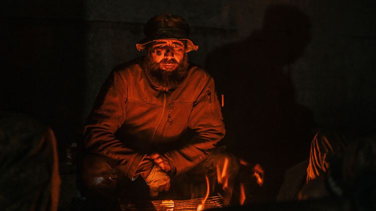 Ein verwundeter ukrainischer Soldat im Stahlwerk Asowstal. 