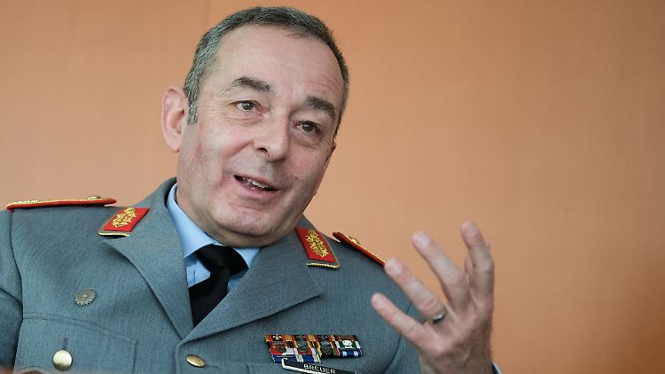 Bundeswehr-General Carsten Breuer leitete den Krisenstab.