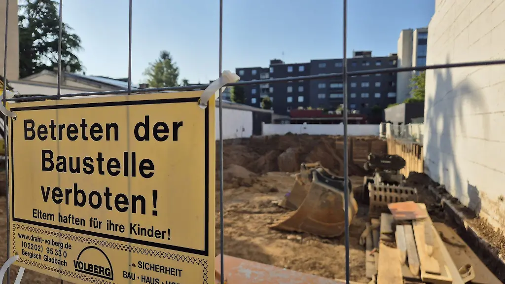 Besonders-aufwendig-war-die-Evakuierung-von-je-zwei-Krankenhaeusern-und-Altenheimen