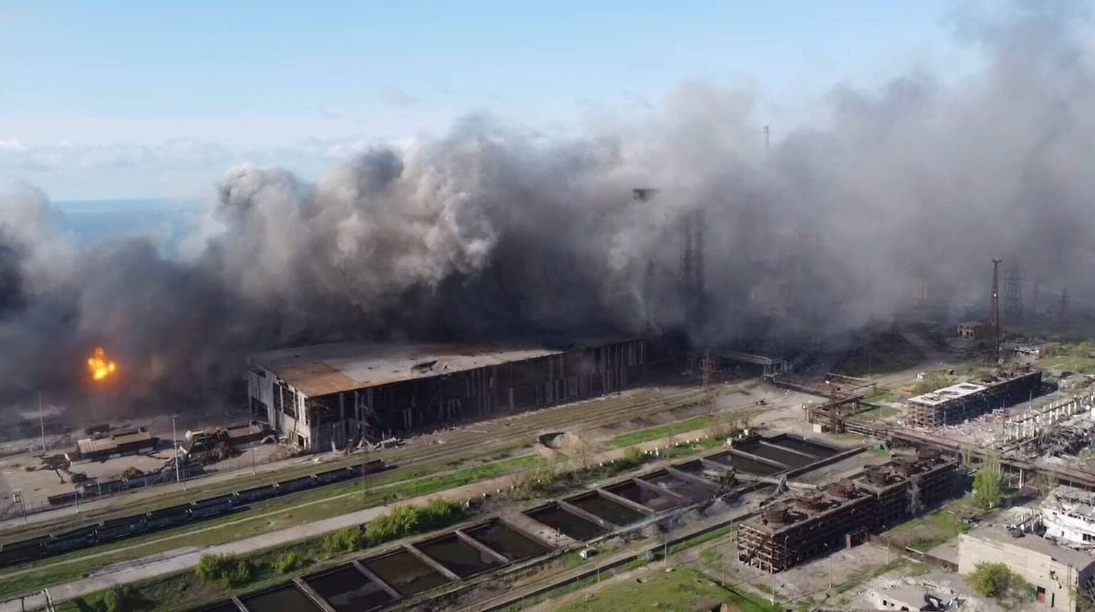 Das Stahlwerk Asowstal in der ukrainischen Hafenstadt Mariupol ist weiterhin heftig umkämpft.