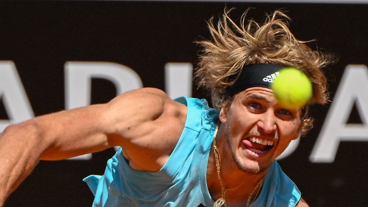 Zverev könnte sich zu viele Ruhepausen, aber triumphierte im Achtelfinale von Rom am Ende trotzdem.