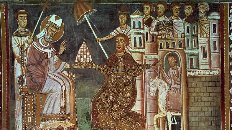Darstellung der Konstantinischen Schenkung auf einem Fresko von 1246 in der Silvesterkapelle der Basilika Santi Quattro Coronati in Rom.
