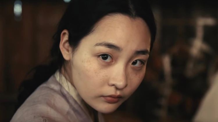 Steht im Mittelpunkt der Familiensaga: Sunja (Kim Min-ha)