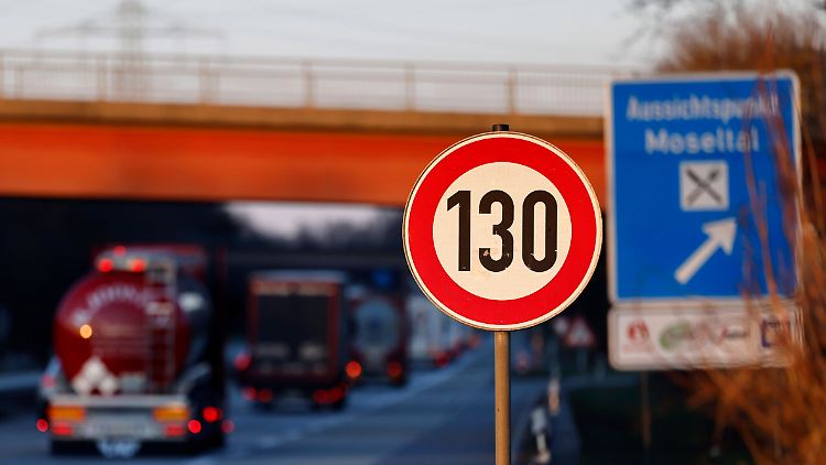 Für ein Tempolimit sind 130 Kilometer pro Stunde im Gespräch.