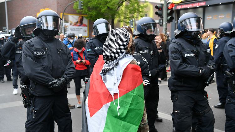 Das Oberverwaltungsgericht hat das Verbot mehrerer Demos in Berlin bestätigt.