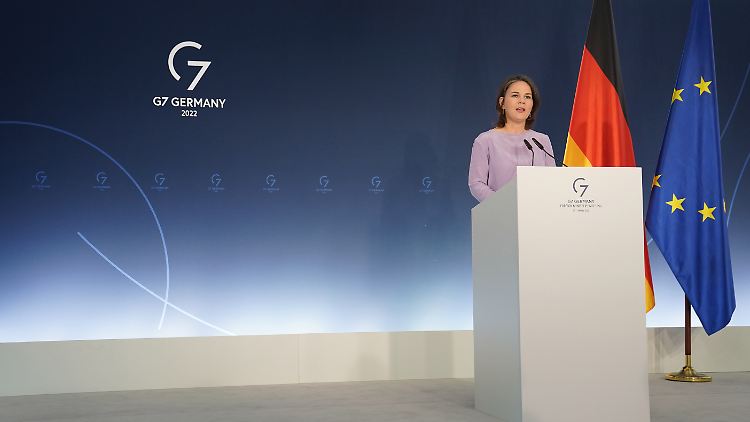 Außenministerin Baerbock sieht Deutschland und die anderen G7-Staaten im Ukraine-Krieg in einer Schlüsselrolle.