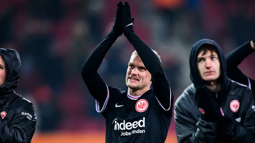 Nach-gut-eineinhalb-Jahren-verlaesst-Philipp-Max-die-Eintracht-wieder