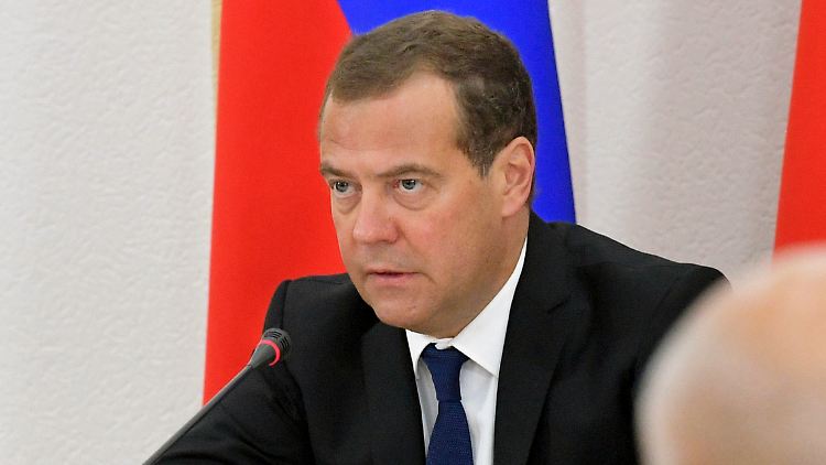 Medwedew wirft dem Westen einen "verdeckten Krieg gegen Russland" vor.