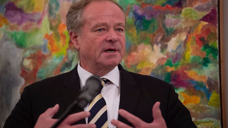 Ex-Entwicklungsminister und heutiger Rheinmetall-Berater, Dirk Niebel, wirft dem Kanzleramt eine Verschleppung bei der Lieferung von 100 Marder-Schützenpanzern an die Ukraine vor (Archivbild). 